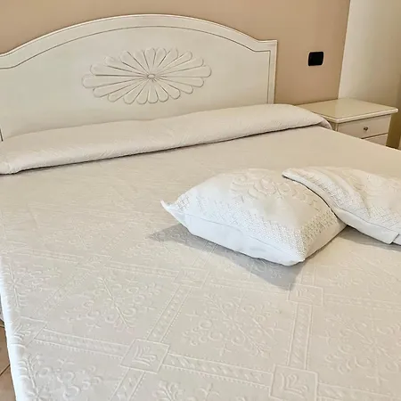 Semesterbostad Eri & Ely's House By La Via Del Mare Viaggi E Vacanze *