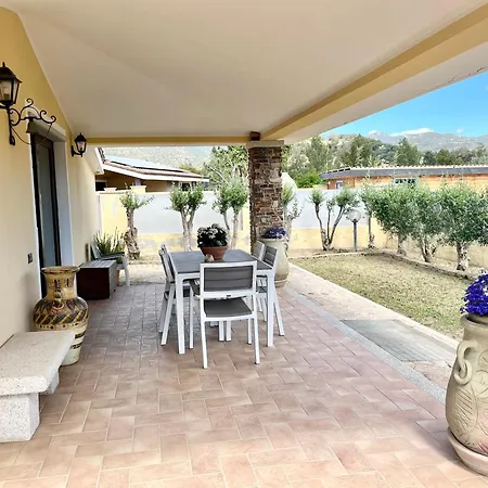 Semesterbostad Eri & Ely's House By La Via Del Mare Viaggi E Vacanze