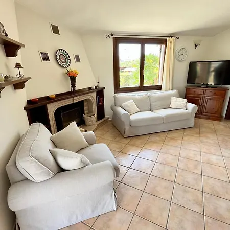 Semesterbostad Eri & Ely's House By La Via Del Mare Viaggi E Vacanze *