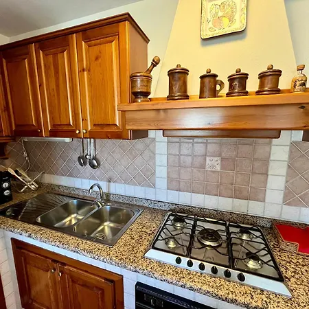 Semesterbostad Eri & Ely's House By La Via Del Mare Viaggi E Vacanze *