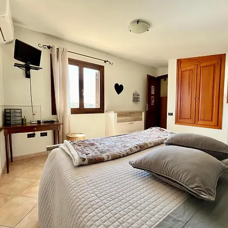 Eri & Ely's House By La Via Del Mare Viaggi E Vacanze ヴィッラシミーウス