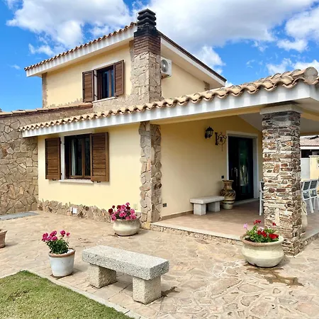 Eri & Ely's House By La Via Del Mare Viaggi E Vacanze ヴィッラシミーウス