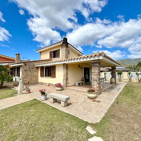 Holiday home Eri & Ely's House By La Via Del Mare Viaggi E Vacanze *